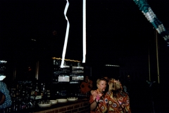 084