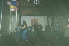 048
